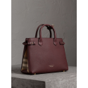 Burberry The Medium Banner in Leather and House Check Mahogany Red Burberry - 1
