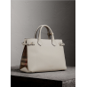 Burberry The Medium Banner in Leather and House Check Naturel